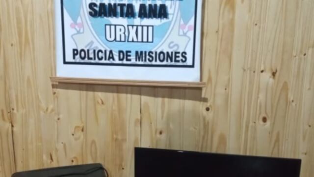 La policía de Santa Ana detuvo a tres jóvenes por robar en una vivienda