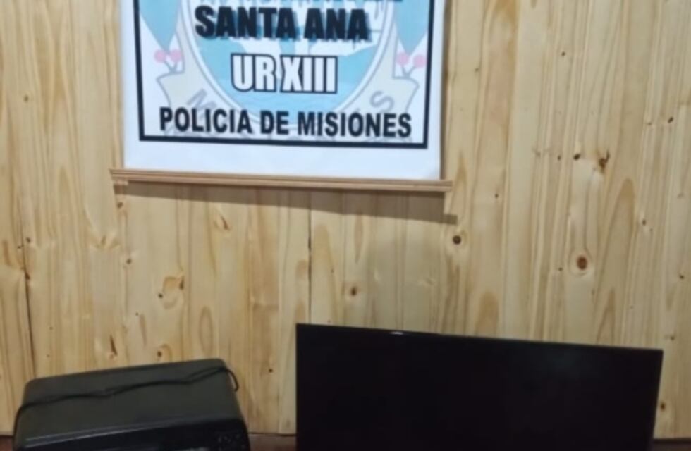 La policía de Santa Ana detuvo a tres jóvenes por robar en una vivienda