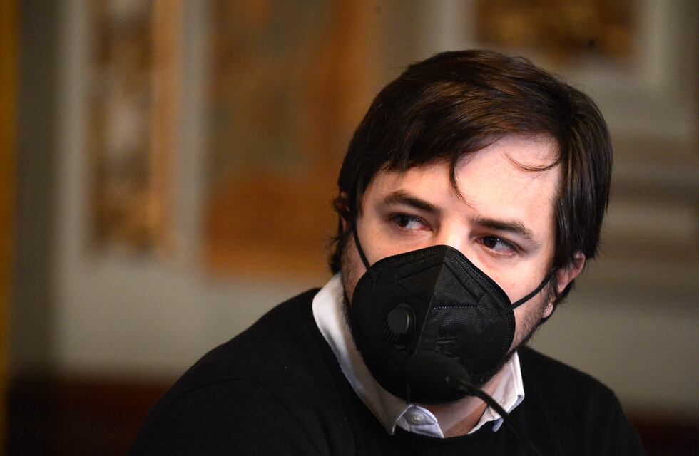 El gobierno bonaerense explicó por qué Almeyda no puede comprar vacunas para Azul