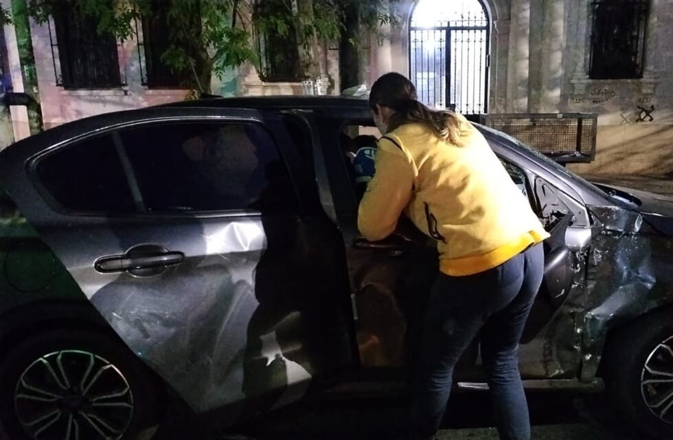 Córdoba: un muerto y tres heridos tras un choque entre una moto y un auto