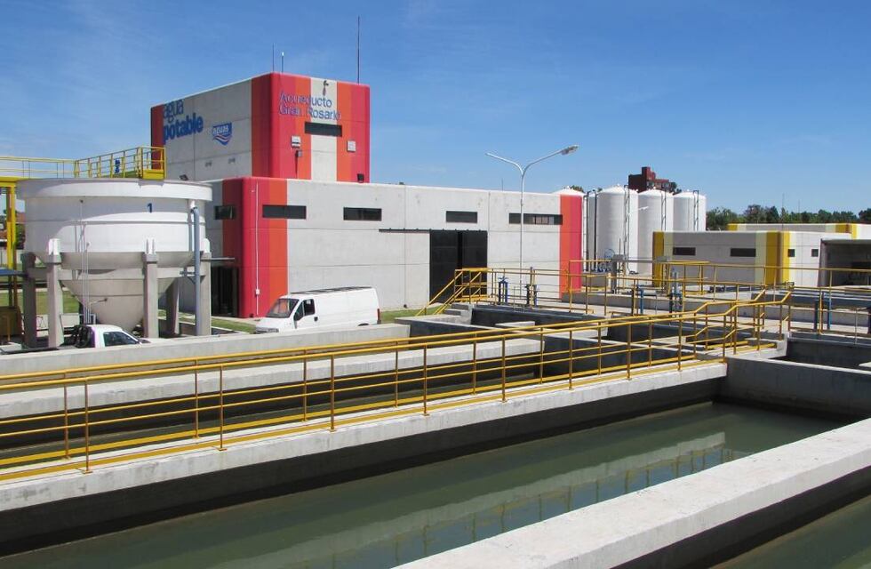 El agua en Santa Fe aumentará 128 % y la Provincia no descarta otro ajuste en 2024