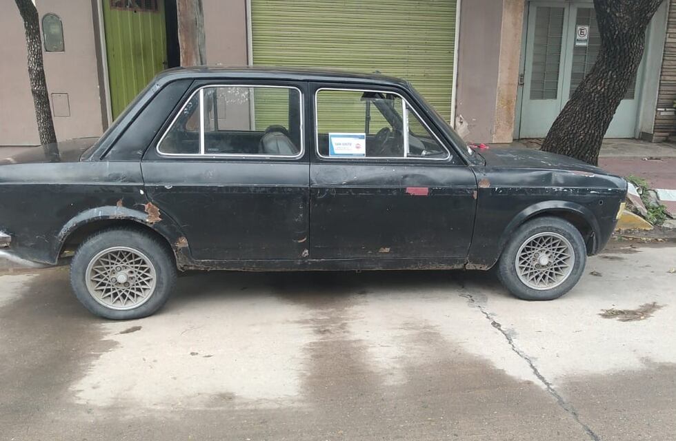 Arroyito: la policía fue por un hurto y terminaron secuestrando un automóvil