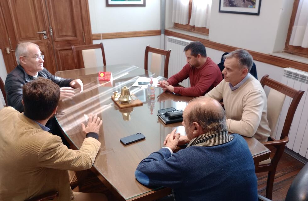 Tres Arroyos: Sánchez se reunió con integrantes de la Liga Regional de Fútbol