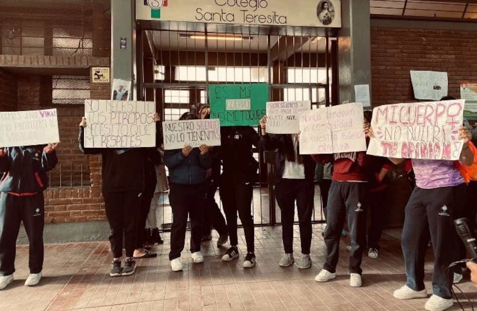 Alumnos del Colegio Santa Teresita reclaman por casos de abuso