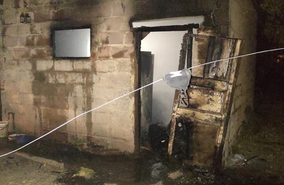 Se incendió una casa en Plaza Oubiñas y buscan ayuda para reconstruirla