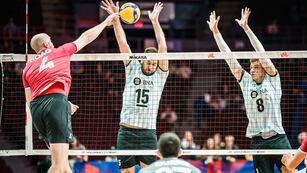 Vóley: Liga de las Naciones con un brillante Lóser, junto a De Cecco (bloqueo de la derecha). Ambos, figuras.