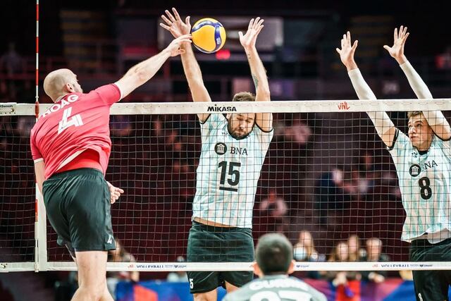 Vóley: Liga de las Naciones con un brillante Lóser, junto a De Cecco (bloqueo de la derecha). Ambos, figuras.