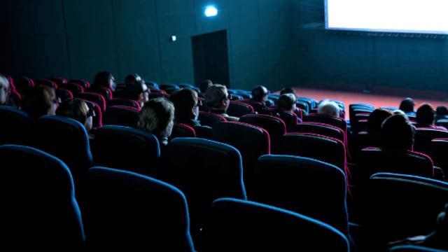 Una jubilada de 81 años murió en medio de un cine de La Plata.