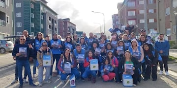 Familias de Ushuaia beneficiarias del ProCreAr recibieron bibliotecas