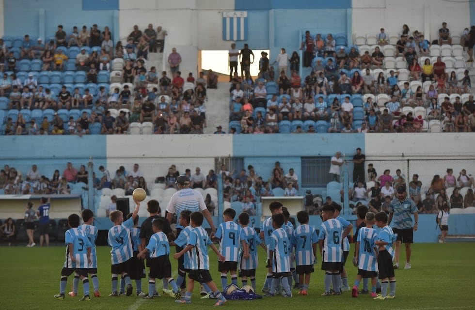 En fotos: el festejo por el cumpleaños 99 años de Racing de Nueva Italia
