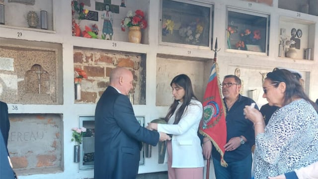 Familiares de soldado entrerriano recibieron el casco que usó en Malvinas