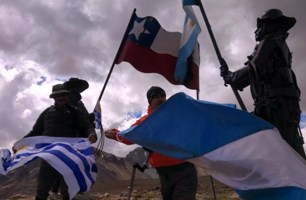 Un cordobés cruzó Los Andes a caballo con un sobreviviente de la tragedia: cómo fue la travesía