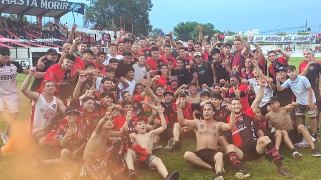 Sporting igualó ante Libertad y aseguró su permanencia en Primera. (Foto: Fútbol de Punta).