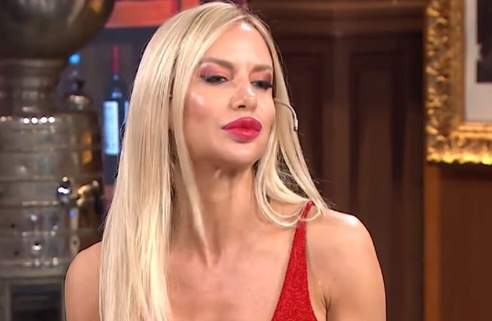 Luciana Salazar deslumbró con un look de top, colaless y pantys