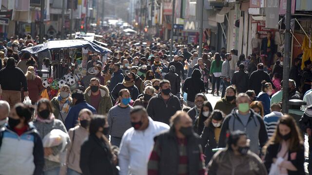 Los comercios en Córdoba permanecerán cerrados durante el feriado del 25 de mayo.