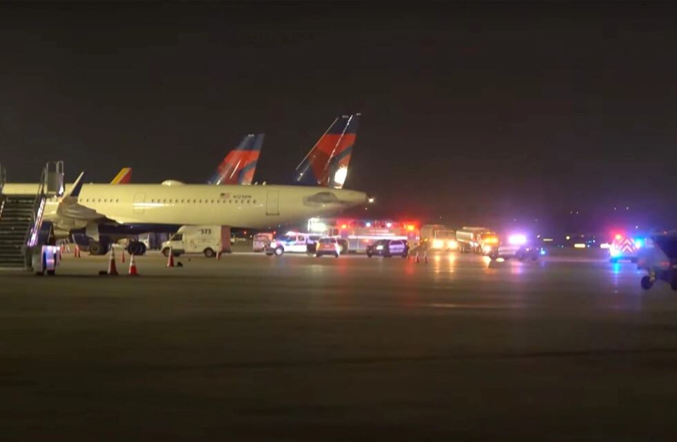 Un trabajador murió succionado por una turbina de avión en un aeropuerto de Texas