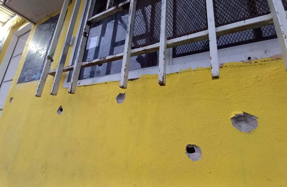 Crimen en Rosario: mataron a una adolescente cuando abrió la puerta de su casa