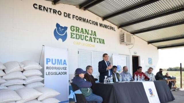 La Cocha: entregaron 20 toneladas de maíz a productores porcinos