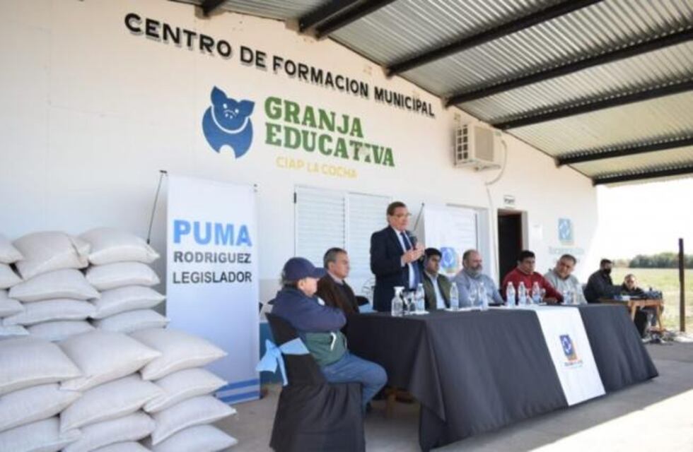 La Cocha: entregaron 20 toneladas de maíz a productores porcinos