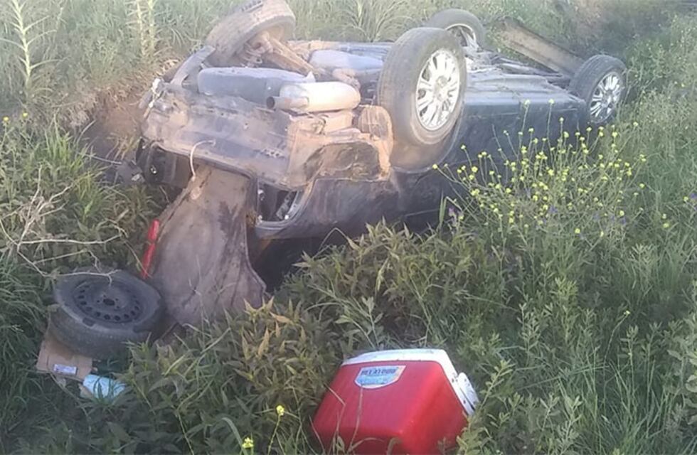 Nogoyá: volcó un auto en el que iban seis jovenes, el conductor estaba alcoholizado