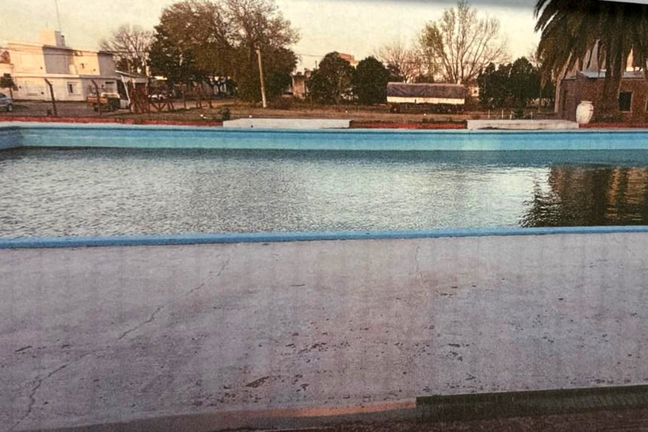 Pileta del club River de Inriville donde falleció ahogado un niño