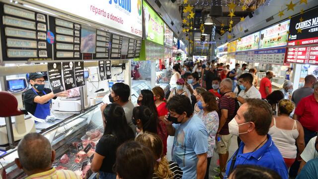 El Mercado Norte, con puestos abarrotados este viernes y después de una semana floja.