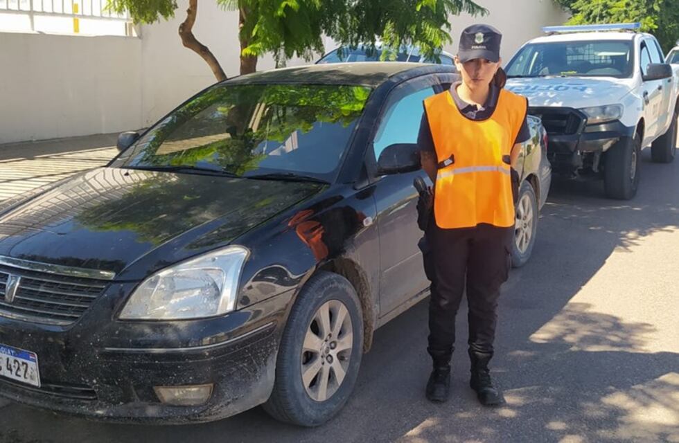 Ofrecían comprarle el pelo a menores en Bahía Blanca y fueron demorados