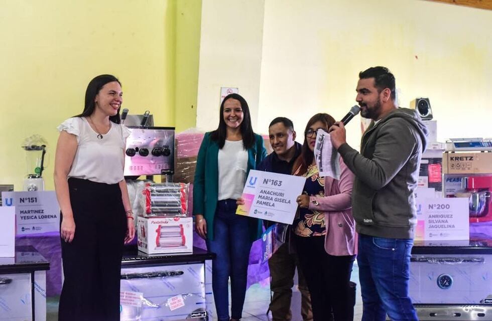 Entregaron más de 100 herramientas e insumos a emprendedoras de Ushuaia