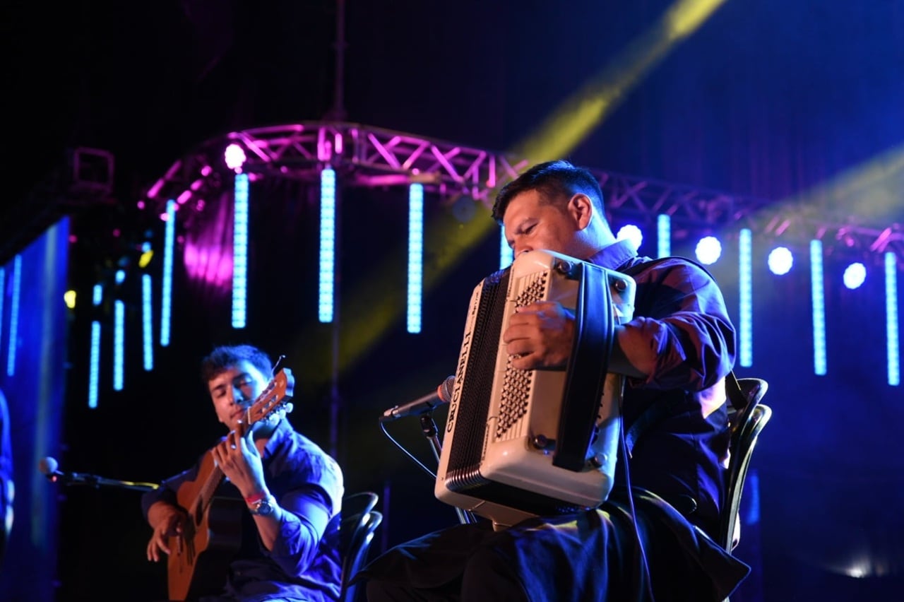 El Festival Nacional del Litoral cerró su edición 2025 con una noche llena de identidad y celebración popular.