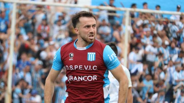 El goleador Martín Garnerone puso a Racing arriba para el festejo de su gente. Pero no pudo ser fiesta completa en Nueva Italia (Prensa Racing de Nueva italia)