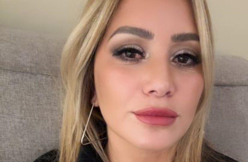 Karina La Princesita fue por todo y posó frente al espejo en encaje y transparencias