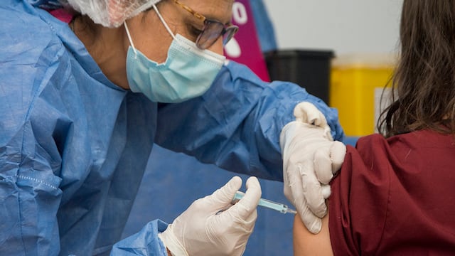 El ministerio de Salud informó que discapacitados mayores de 18 años se pueden presentar sin turno a vacunarse contra el Covid-19. Gentileza
