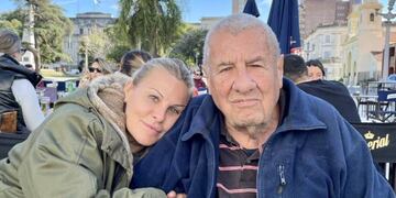 El santafesino compartió una foto con Mariana, la hija menor del senador nacional fallecido.