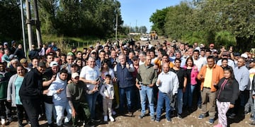 El gobernador supervisó la recuperación de la ruta 306 y criticó a la oposición por su ausencia.