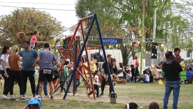 El sábado recibieron la Primavera en Villa Arias