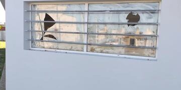 Vándalos destrozaron el Centro de Salud DHARMA