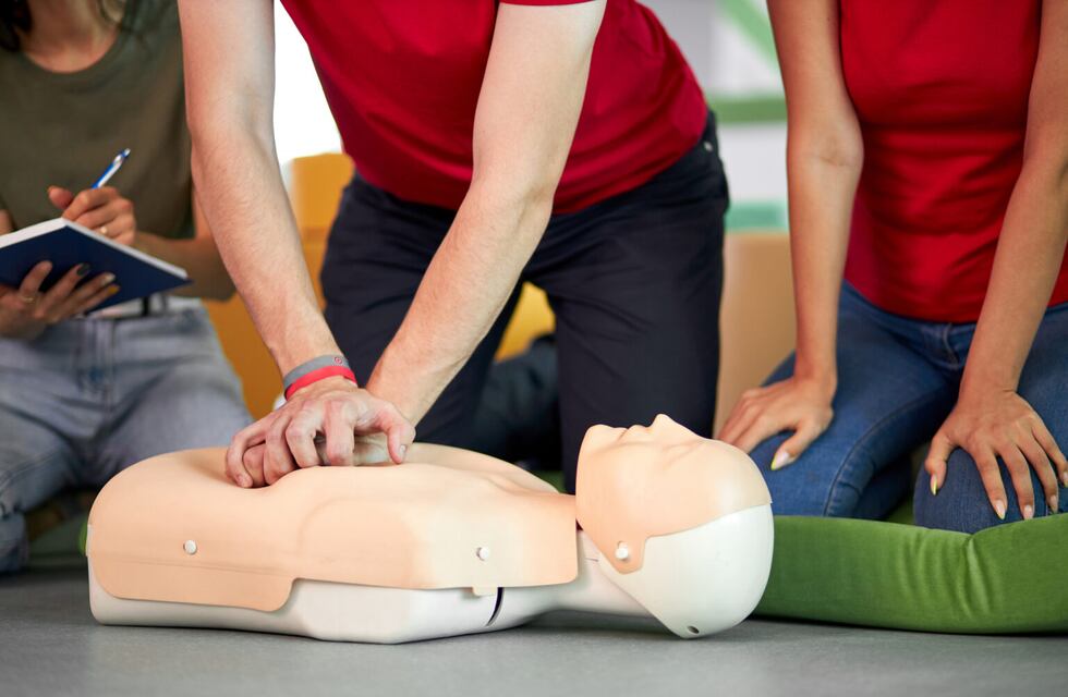 Tres Arroyos: capacitación gratuita en RCP Básico en la Plaza San Martín