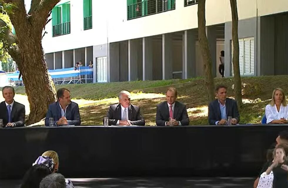 Fernandez entregó en Paraná la vivienda 85 mil de su gestión presidencial