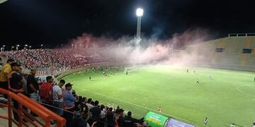 Se jugaba anoche en el Bicentenario por cuarto de final de la Región Centro del Torneo Regional Amateur