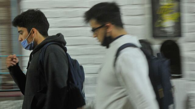 Hasta el 30 de abril próximo no es obligatorio el uso de barbijo en espacios abiertos (archivo La Voz).