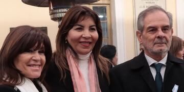 Presidido por el rector Sergio Pagani, junto a la vice rectora Mercedes Leal y la senadora Nacioal Sandra Mendoza.