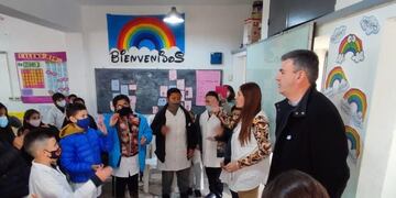 Alumnos junto al Intendente de La Falda