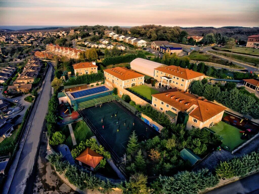 British International School de Estambul.