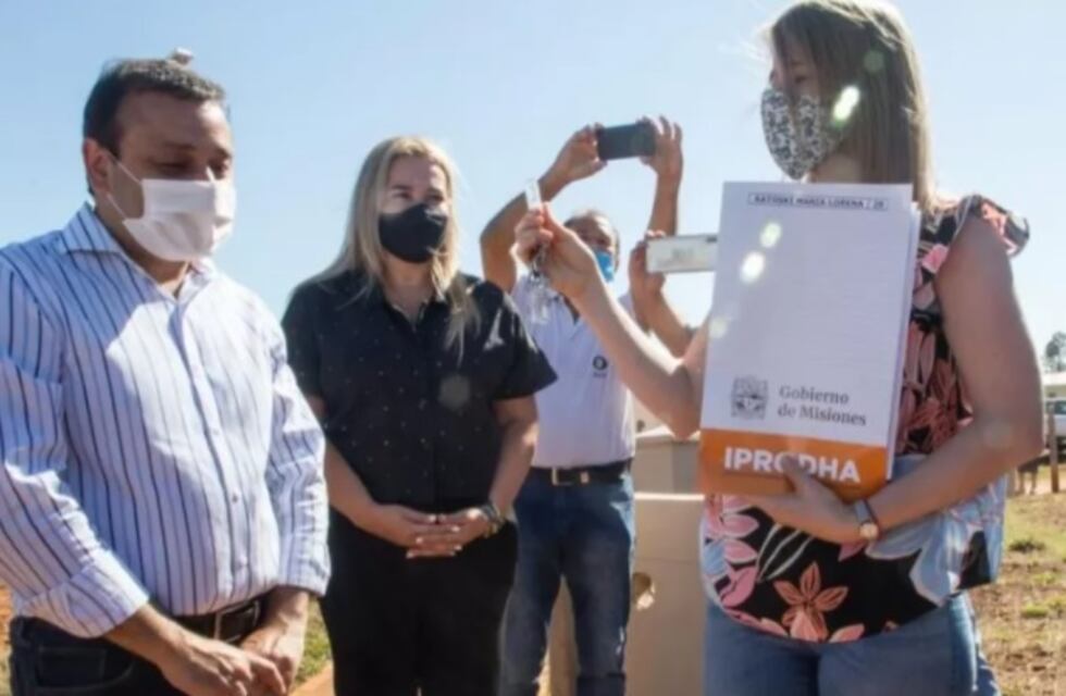 Entregaron 236 viviendas a familias de Posadas