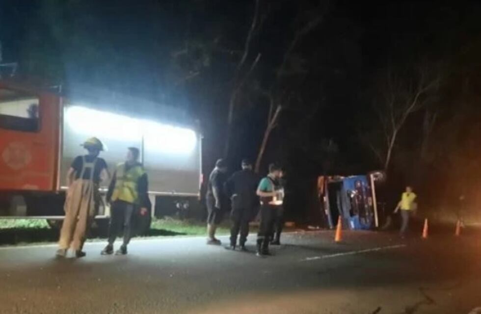 Grave accidente en Puerto Iguazú dejó a un conductor herido