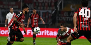 Zuculini fue héroe y villano del partido.