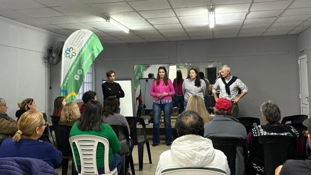 Talleres de huerta en los diferentes barrios de la ciudad.