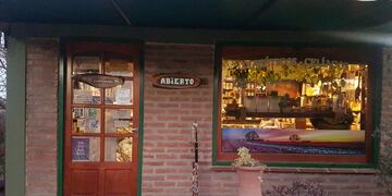 En la Granja, Sierras chicas se empieza a exigir a los dueños de locales comerciales acreditar el carnet de vacunacion anti covid 19 para la habilitacion del local
