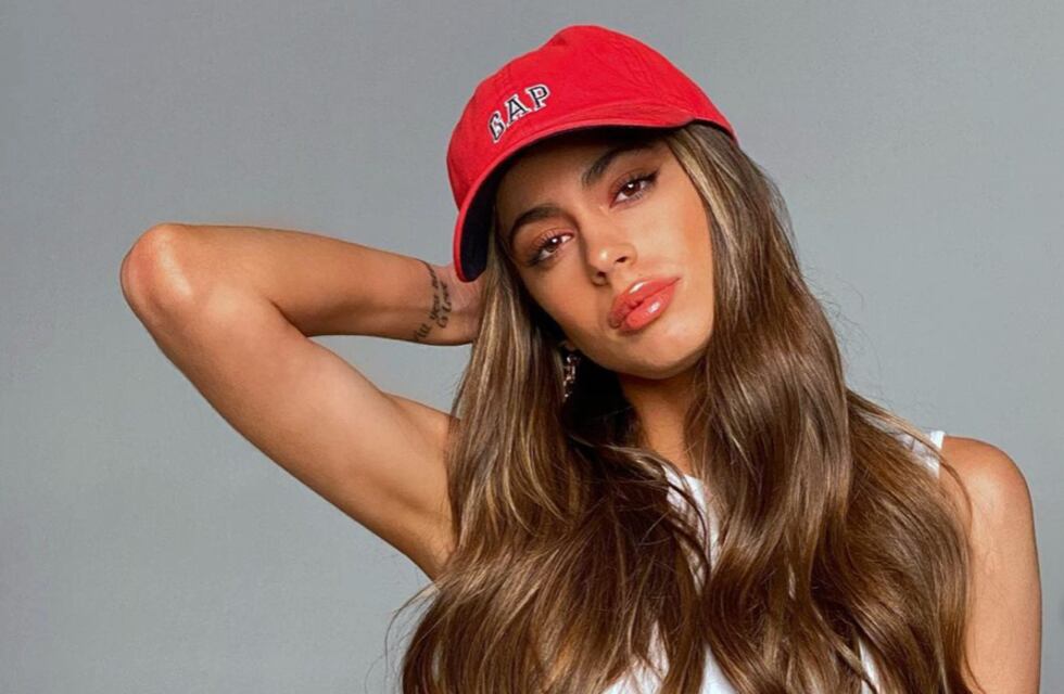 Tini Stoessel se mostró en bikini desde las playas de California y hasta Pampita reaccionó: “Bomba”