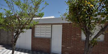 Casa en barrio Las Violetas al 5080 donde escapó José Carmona en Córdoba. (José Gabriel Hernández / La Voz)